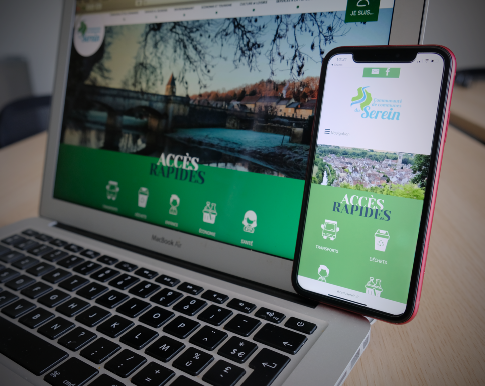 Mockups ordinateur portable et smartphone avec le site de la Communauté de commune du Serein