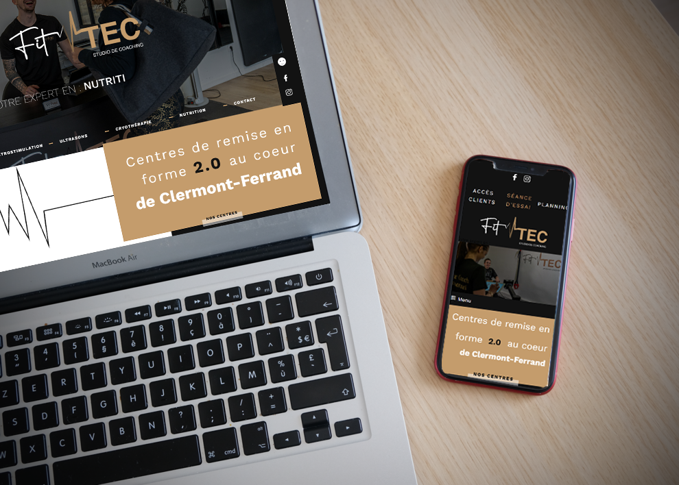 Mockup avec un ordinateur et un smartphone avec le site de Fittec