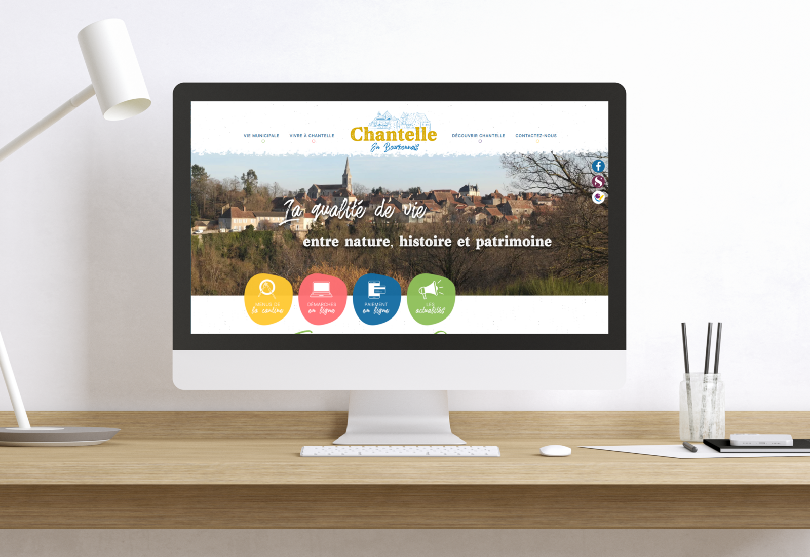 Mockup d'un ordinateur avec le site de la mairie de Chantelle