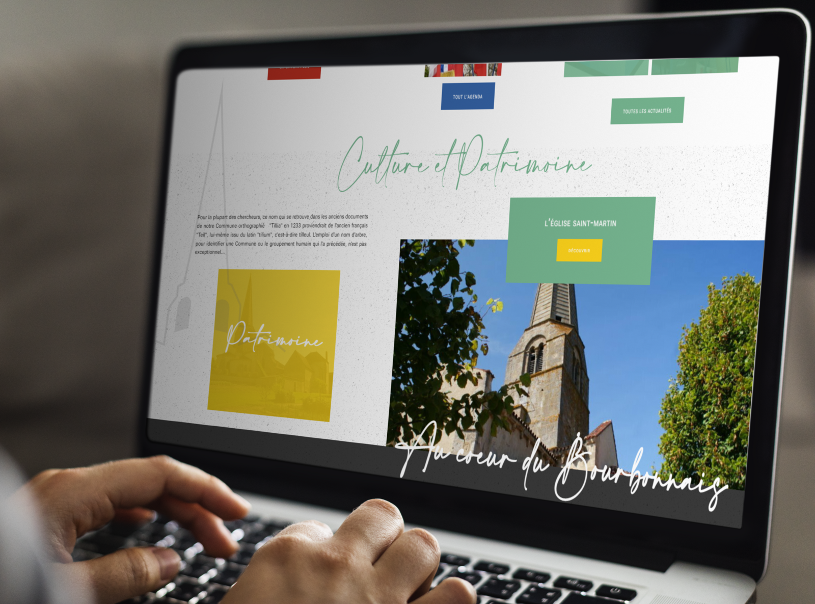 Mockup d'un ordinateur portable avec le site du Theil