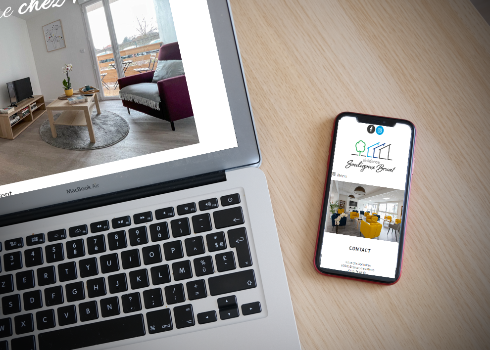 Mockups d'un ordinateur et d'un smartphone avec le site de la Résidence Souligoux Bruat
